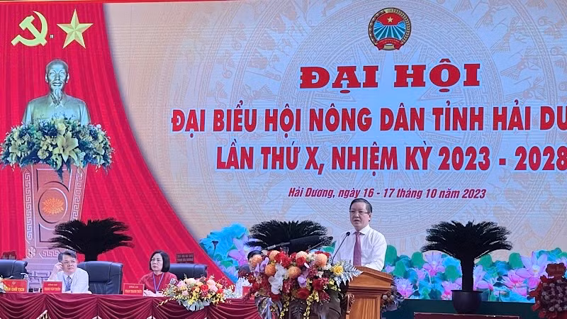 Chỉ tịch Hội Nông dân Việt Nam Lương Quốc Đoàn phát biểu chỉ đạo Đại hội. Chỉ tịch Hội Nông dân Việt Nam Lương Quốc Đoàn phát biểu chỉ đạo Đại hội.