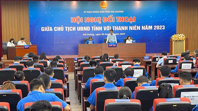 Hội nghị đối thoại giữa Chủ tịch Ủy ban nhân dân tỉnh Hải Dương với thanh niên.