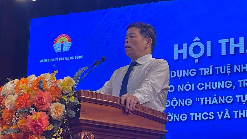 Ông Lương Văn Việt, Giám đốc Sở Giáo dục và Đào tạo Hải Dương phát biểu tại Hội thảo.