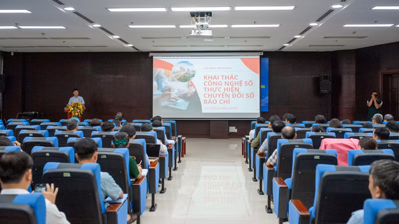Quang cảnh Hội nghị Tập huấn chuyển đổi số.