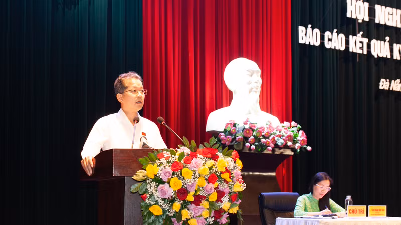Trưởng Đoàn đại biểu Quốc hội thành phố Đà Nẵng Nguyễn Văn Quảng phát biểu kết luận. Trưởng Đoàn đại biểu Quốc hội thành phố Đà Nẵng Nguyễn Văn Quảng phát biểu kết luận.