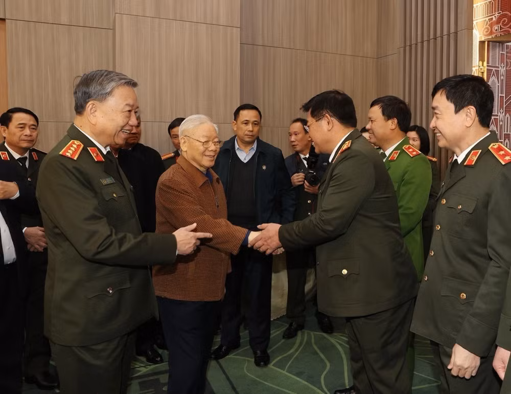 Tổng Bí thư Nguyễn Phú Trọng với các đại biểu dự Hội nghị.