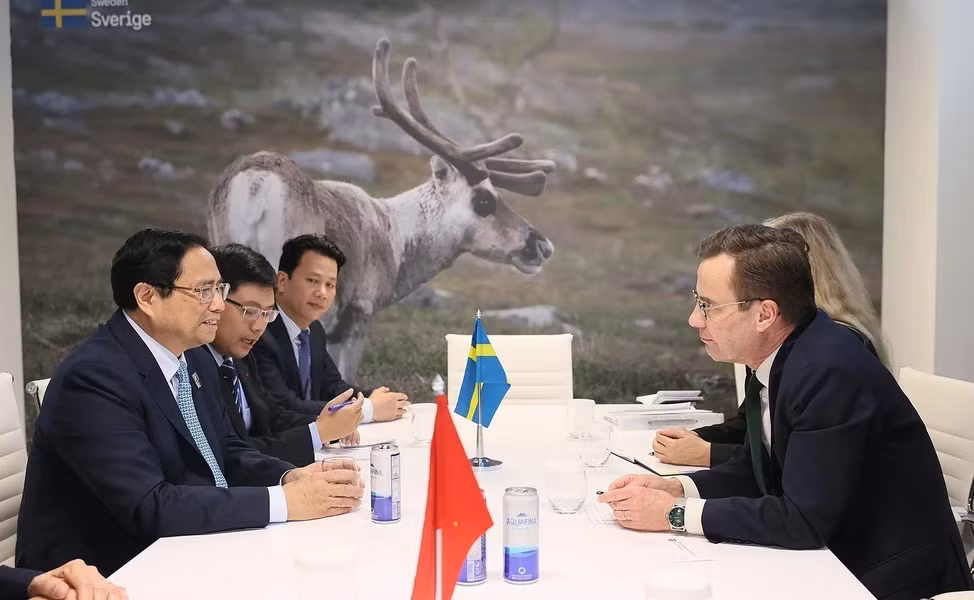 Thủ tướng Phạm Minh Chính gặp Thủ tướng Thụy Điển Ulf Kristersson. Thủ tướng Phạm Minh Chính gặp Thủ tướng Thụy Điển Ulf Kristersson.
