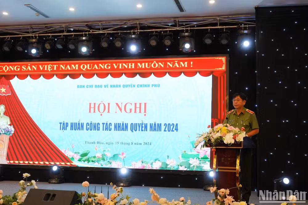 Thiếu tướng Nguyễn Văn Kỷ, Phó Chánh Văn phòng Thường trực về Nhân quyền phát biểu bế mạc Hội nghị (Ảnh: Ban Tổ chức)