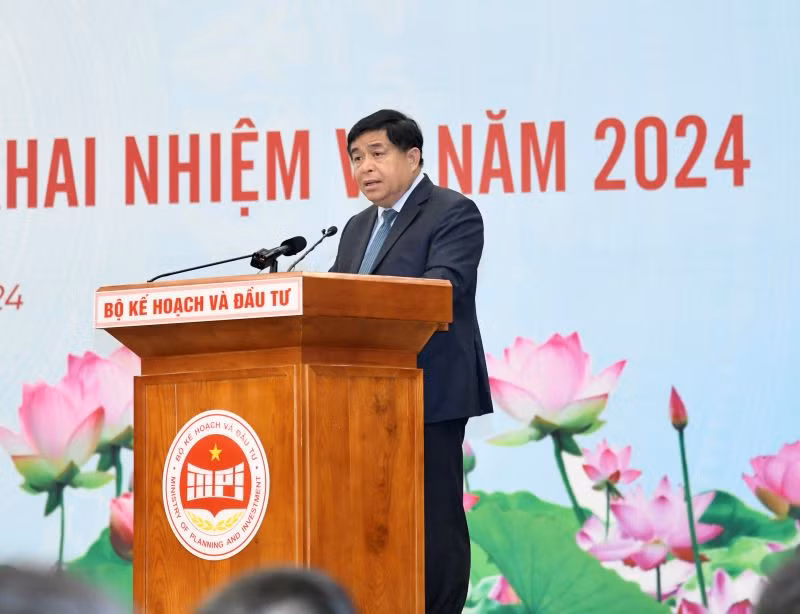 Bộ trưởng Kế hoạch và Đầu tư Nguyễn Chí Dũng phát biểu ý kiến tại Hội nghị.