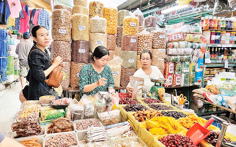 Một góc chợ Bình Tây.