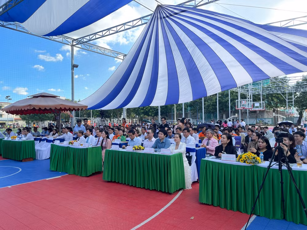 Các đại biểu dự lễ bế mạc và trao giải cuộc thi.
