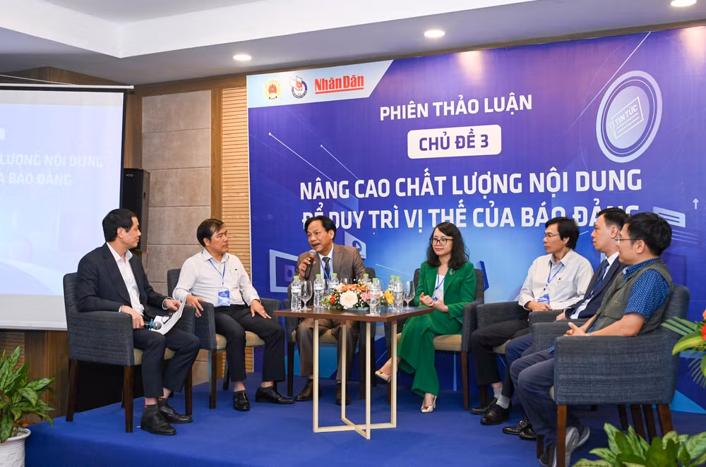 Các diễn giả trao đổi, thảo luận tại hội thảo. (Ảnh: Duy Linh) Các diễn giả trao đổi, thảo luận tại hội thảo. (Ảnh: Duy Linh)