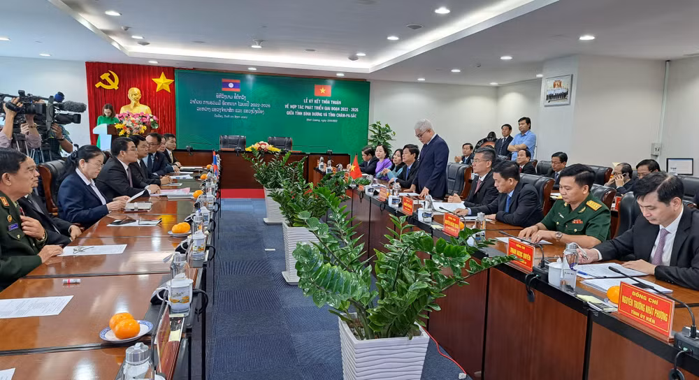 Quang cảnh buổi làm việc.
