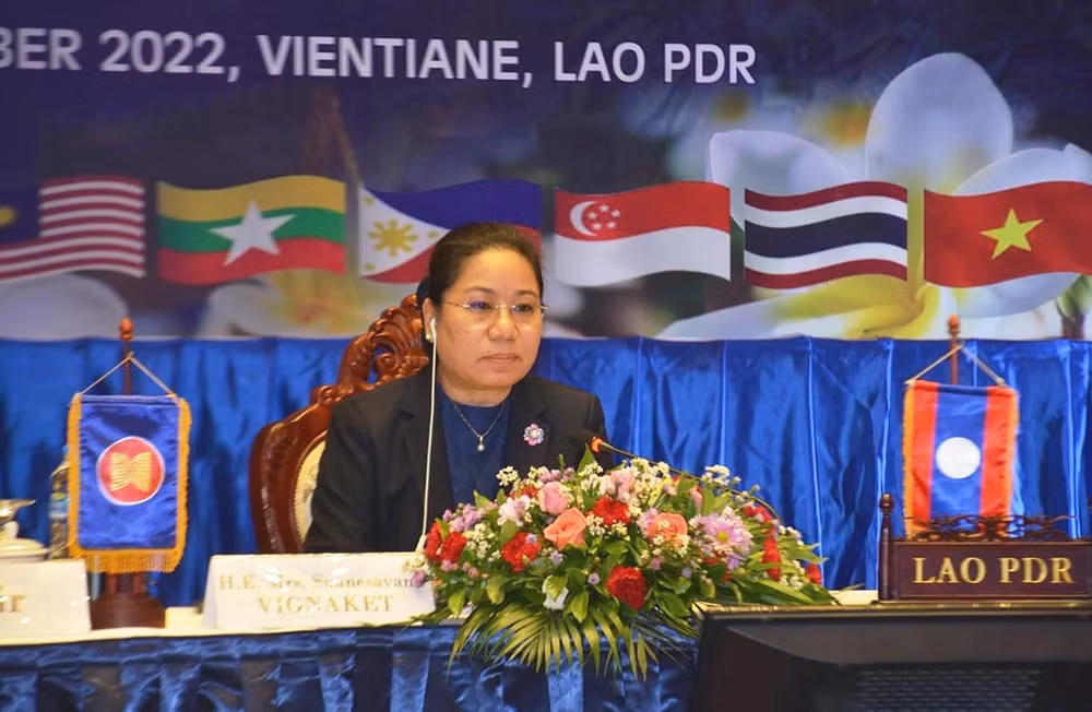 Bà Suansavan Viyaket, Bộ trưởng Thông tin, Văn hóa và Du lịch Lào phát biểu tại Hội nghị