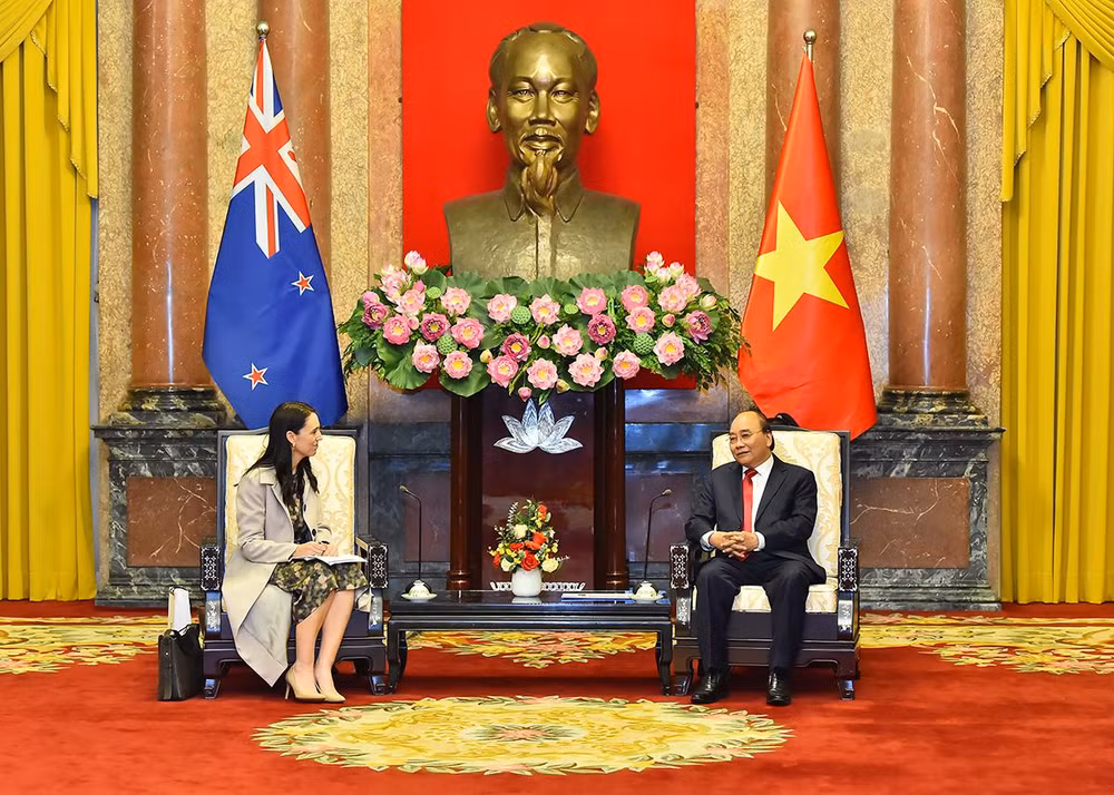 Chủ tịch nước Nguyễn Xuân Phúc tiếp Thủ tướng New Zealand Jacinda Ardern. (Ảnh: Thủy Nguyên)