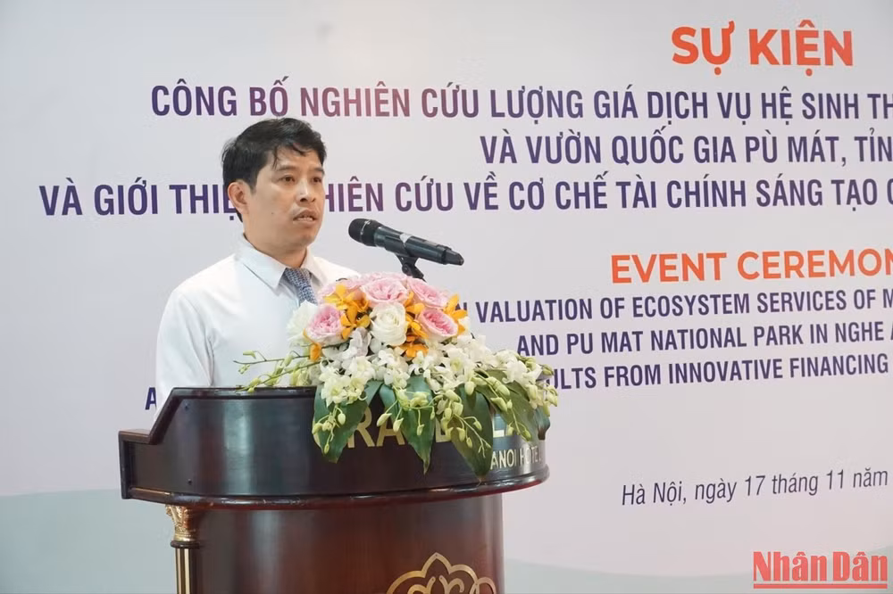 Ông Nguyễn Đình Thọ, Viện trưởng Viện Chiến lược, Chính sách tài nguyên và môi trường phát biểu tại lễ công bố.