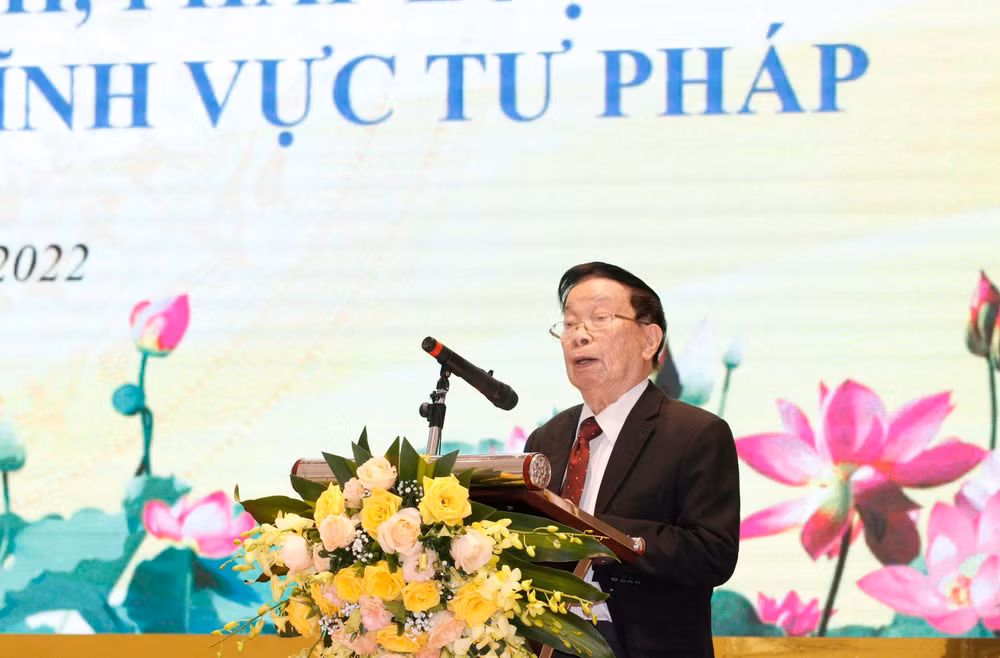 PGS.TS Nguyễn An Lịch, Viện trưởng Viện An sinh xã hội và phát triển cộng đồng trình bày tham luận tại hội thảo.