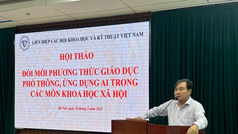 Phó Giáo sư, Tiến sĩ Phạm Quang Thao, Phó Chủ tịch Liên hiệp hội Việt Nam phát biểu.
