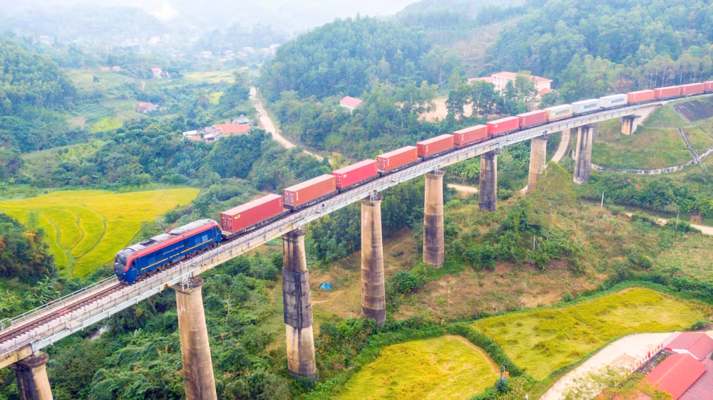 Mở đường sắt bằng nội lực