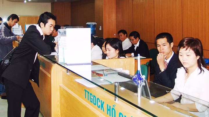 Sở Giao dịch Chứng khoán TP Hồ Chí Minh đã công bố những thay đổi dự kiến khi triển khai hệ thống KRX. Sở Giao dịch Chứng khoán TP Hồ Chí Minh đã công bố những thay đổi dự kiến khi triển khai hệ thống KRX.