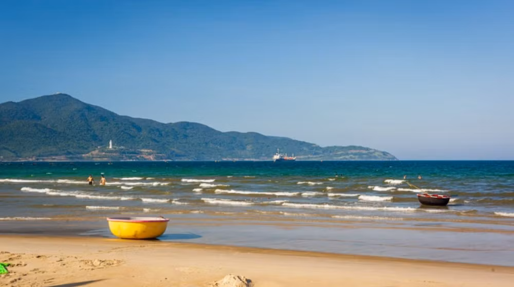 Bãi biển Mỹ Khê, Đà Nẵng. Ảnh: Expedia