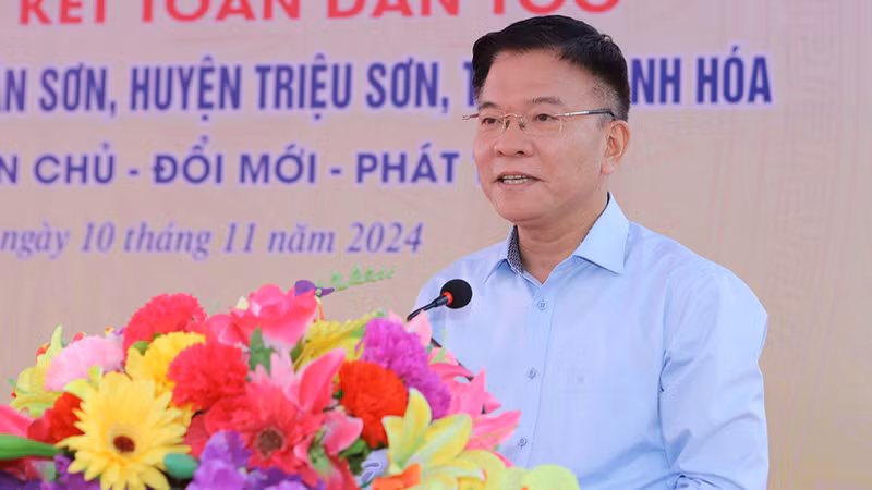 Phó Thủ tướng Lê Thanh Long phát biểu, trao đổi với dân cư thôn 1, xã Vân Sơn và huyện Triệu Sơn. Phó Thủ tướng Lê Thanh Long phát biểu, trao đổi với dân cư thôn 1, xã Vân Sơn và huyện Triệu Sơn.