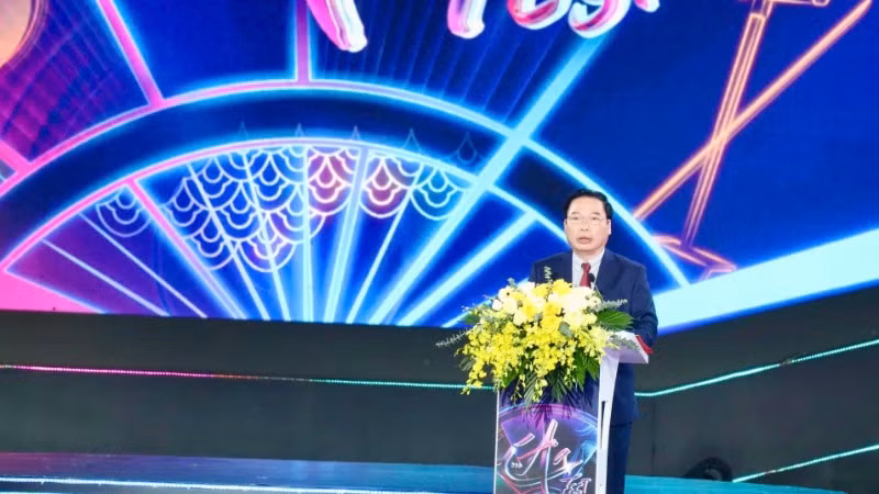 Phó Chủ tịch Ủy ban nhân dân tỉnh Ninh Bình Tống Quang Thìn phát biểu tại chương trình. Phó Chủ tịch Ủy ban nhân dân tỉnh Ninh Bình Tống Quang Thìn phát biểu tại chương trình.