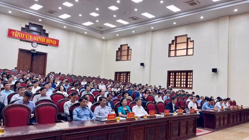 Các đại biểu tham dự hội nghị. Các đại biểu tham dự hội nghị.