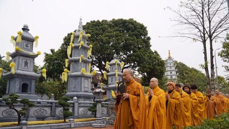 Tăng ni phật giáo Thủ đô Hà Nội. (Ảnh: DIỆU TƯỜNG)