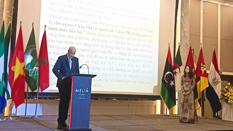 Đại sứ Vương quốc Morocco tại Việt Nam Jamale Chouaibi phát biểu tại buổi lễ. (Ảnh: HỒNG HẠNH)