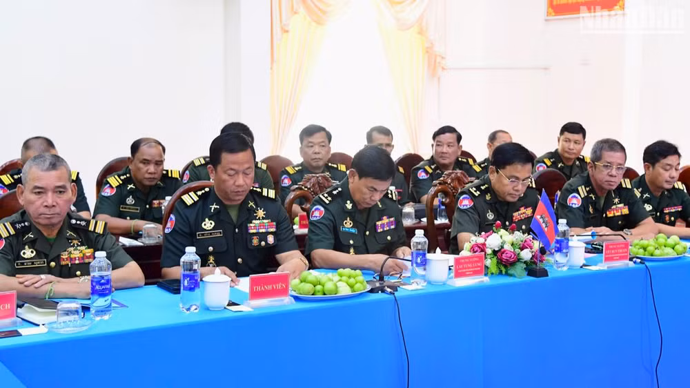 Tiểu khu Quân sự 2 tỉnh Tboung Khmum và Kratie (Vương quốc Campuchia) dự hội đàm.