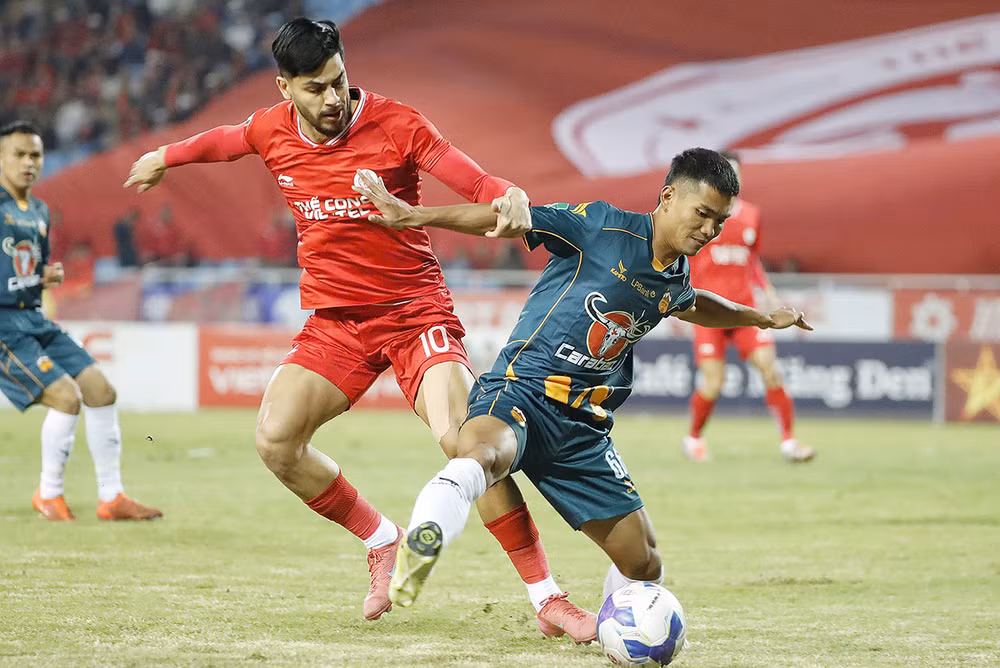 Thể Công Viettel (bên trái) thắng Hoàng Anh Gia Lai 2-0. (Ảnh VPF)