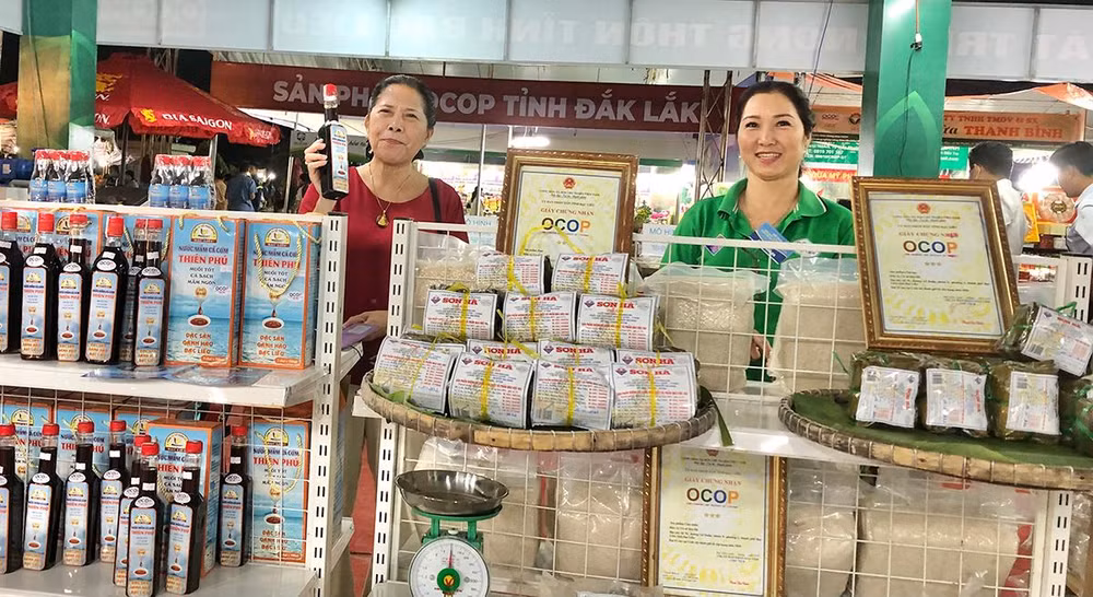 Các sản phẩm tiêu biểu của Bạc Liêu tham gia tại Hội chợ. Các sản phẩm tiêu biểu của Bạc Liêu tham gia tại Hội chợ.