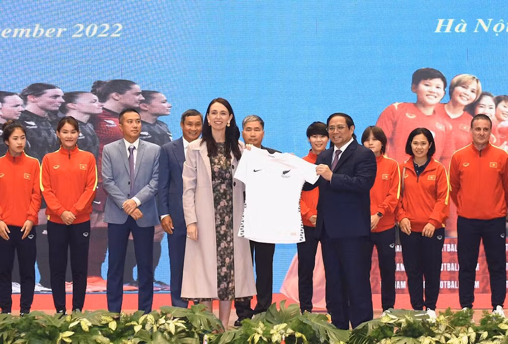 [Ảnh] Thủ tướng Phạm Minh Chính và Thủ tướng New Zealand Jacinda Ardern gặp gỡ báo chí ảnh 6