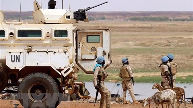 Binh sĩ thuộc Phái bộ gìn giữ hòa bình ở Mali (MINUSMA) tuần tra tại Gao, Mali. (Ảnh: AFP/TTXVN)