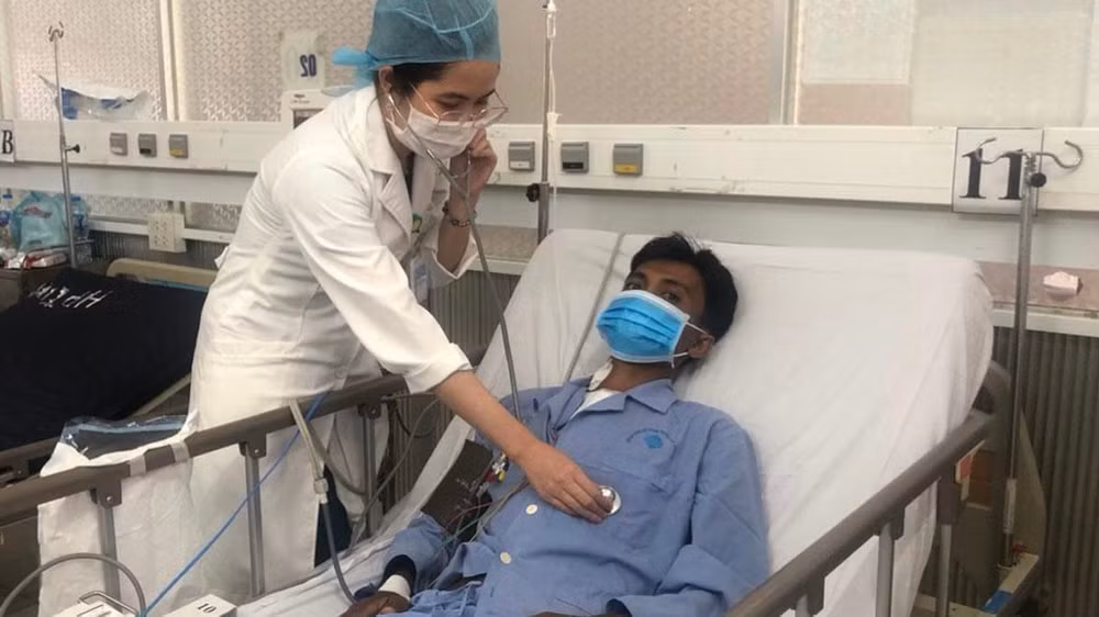 Bệnh nhân R.T hiện tỉnh táo sau phẫu thuật.