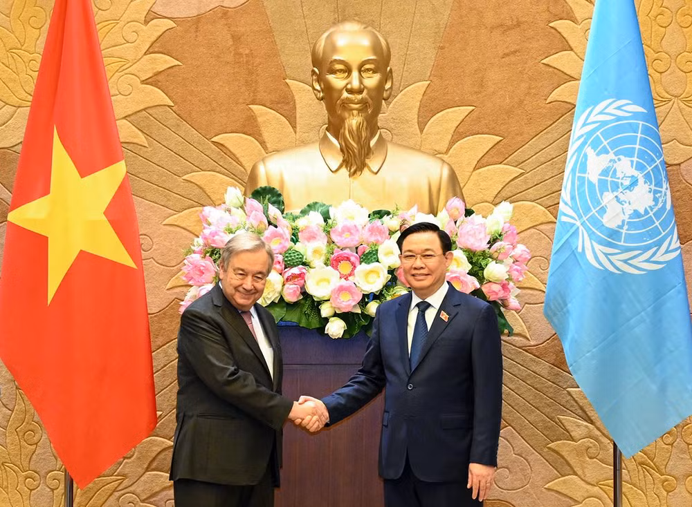 Chủ tịch Quốc hội Vương Đình Huệ và Tổng Thư ký Liên hợp quốc Antonio Guterres tại buổi tiếp.