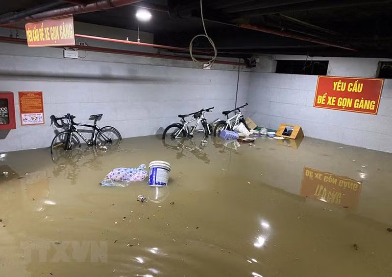 [Ảnh] Đà Nẵng: Mưa lớn kéo dài, nhiều tuyến đường ngập sâu trong nước ảnh 6