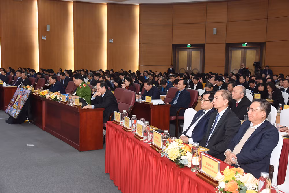 Hội nghị thống nhất đánh giá, năm 2022, công tác chỉ đạo, điều hành của ngành tiếp tục được đổi mới, bảo đảm thông suốt, thống nhất, hiệu quả; công tác xây dựng, hoàn thiện thể chế trong lĩnh vực nội vụ đạt được nhiều kết quả tích cực. Hội nghị thống nhất đánh giá, năm 2022, công tác chỉ đạo, điều hành của ngành tiếp tục được đổi mới, bảo đảm thông suốt, thống nhất, hiệu quả; công tác xây dựng, hoàn thiện thể chế trong lĩnh vực nội vụ đạt được nhiều kết quả tích cực.