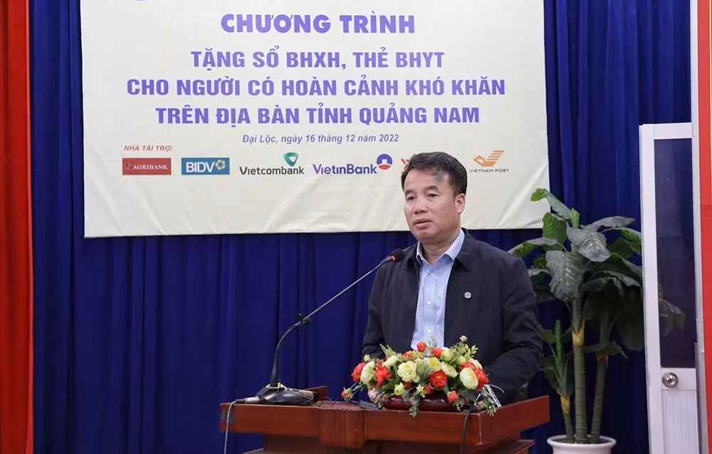 Tổng Giám đốc Nguyễn Thế Mạnh phát biểu tại lễ trao tặng tại Quảng Nam.