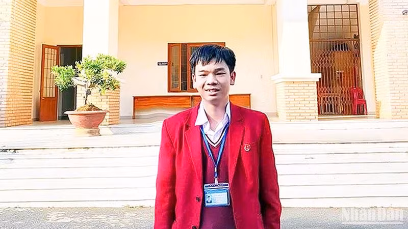 Em Đặng Huy Hậu, học sinh Trường Trung học phổ thông chuyên Thăng Long-Đà Lạt chính thức là thành viên đội tuyển quốc gia dự kỳ thi Olympic quốc tế năm 2025.