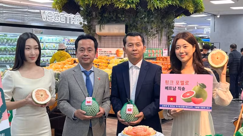 Buổi lễ ra mắt sản phẩm diễn ra tại Lotte Mart Jamsil. 