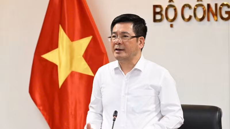 Bộ trưởng Công thương Nguyễn Hồng Diên phát biểu chỉ đạo tại cuộc họp. (Ảnh: KIM DUNG) 