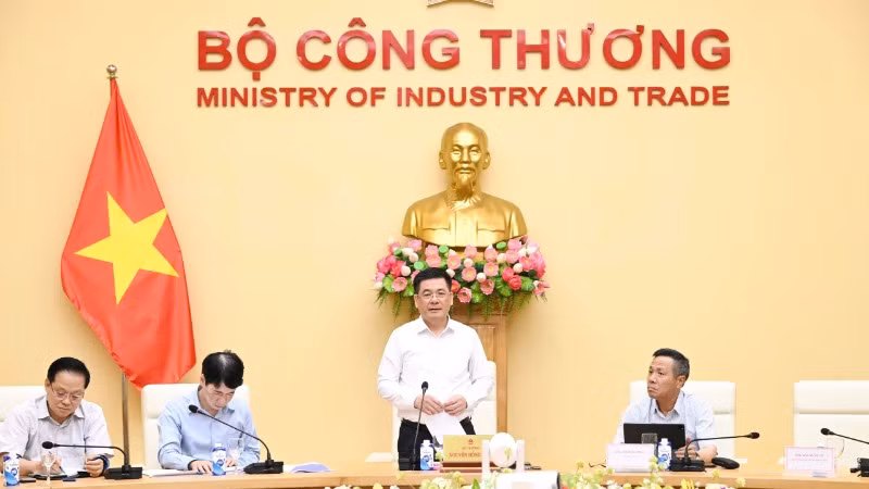 Bộ trưởng Công thương, Trưởng Đoàn đàm phán Chính phủ Nguyễn Hồng Diên chủ trì buổi làm việc với các tập đoàn, tổng công ty, các doanh nghiệp lớn của Việt Nam.