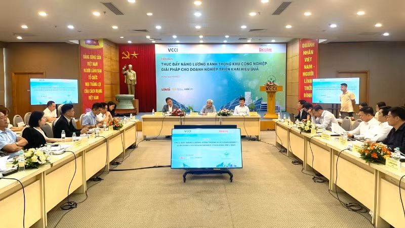 Diễn đàn “Thúc đẩy năng lượng xanh trong khu công nghiệp: Giải pháp cho doanh nghiệp triển khai hiệu quả”.