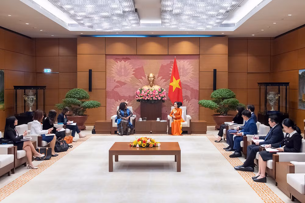 Toàn cảnh buổi tiếp. Toàn cảnh buổi tiếp.