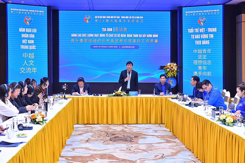 Đồng chí Bùi Minh Tuấn, Trưởng Ban Tổ chức - Kiểm tra Trung ương Đoàn Thanh niên Cộng sản Hồ Chí Minh điều hành Tọa đàm.