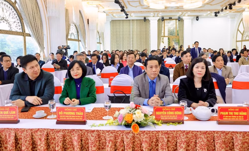 Các đại biểu dự hội nghị. Các đại biểu dự hội nghị.