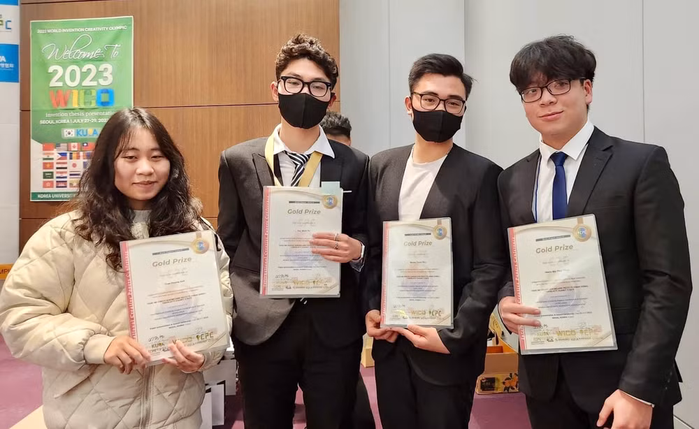 Thành tích tại WICO 2023 khẳng định năng lực nghiên cứu khoa học, làm việc nhóm của học sinh Việt Nam nói chung, và học sinh Trường THPT chuyên Lê Hồng Phong (Nam Định) nói riêng. Thành tích tại WICO 2023 khẳng định năng lực nghiên cứu khoa học, làm việc nhóm của học sinh Việt Nam nói chung, và học sinh Trường THPT chuyên Lê Hồng Phong (Nam Định) nói riêng.