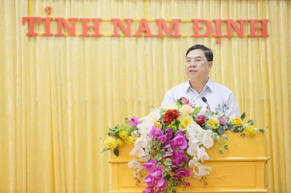 Đồng chí Phạm Gia Túc, Ủy viên Trung ương Đảng, Bí thư Tỉnh ủy Nam Định mong muốn Đảng bộ, chính quyền và nhân dân trong tỉnh tiếp tục đồng lòng, nỗ lực, quyết tâm cao hơn nữa để hoàn thành toàn diện mục tiêu nhiệm vụ đề ra trong năm bứt phá 2024 cũng như cả nhiệm kỳ.