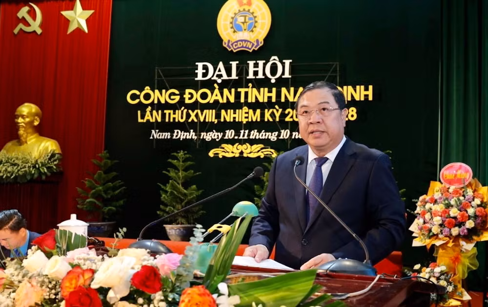 Đồng chí Phạm Gia Túc, Ủy viên Trung ương Đảng, Bí thư Tỉnh ủy Nam Định phát biểu ý kiến chỉ đạo tại Đại hội. Đồng chí Phạm Gia Túc, Ủy viên Trung ương Đảng, Bí thư Tỉnh ủy Nam Định phát biểu ý kiến chỉ đạo tại Đại hội.