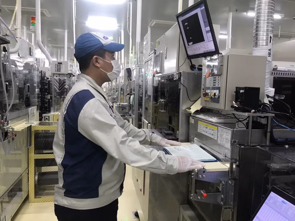 Hoạt động sản xuất tại Công ty TNHH Mektec Manufacturing Việt Nam, khu công nghiệp Thăng Long II, tỉnh Hưng Yên.