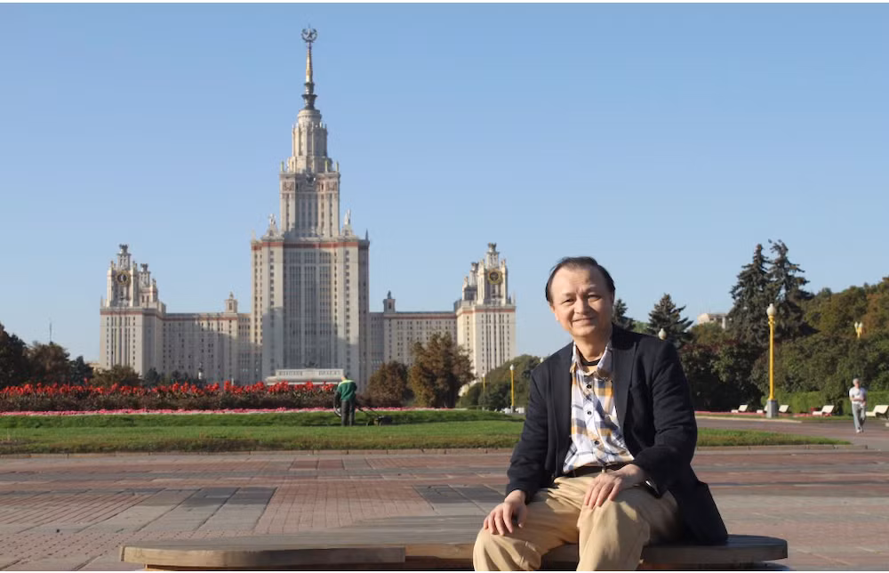 PGS,TS Lê Thanh Bình trong chuyến thăm ngôi trường Đại học Tổng hợp Quốc gia Moskva mang tên M.V. Lomonosov (MGU), Liên bang Nga.