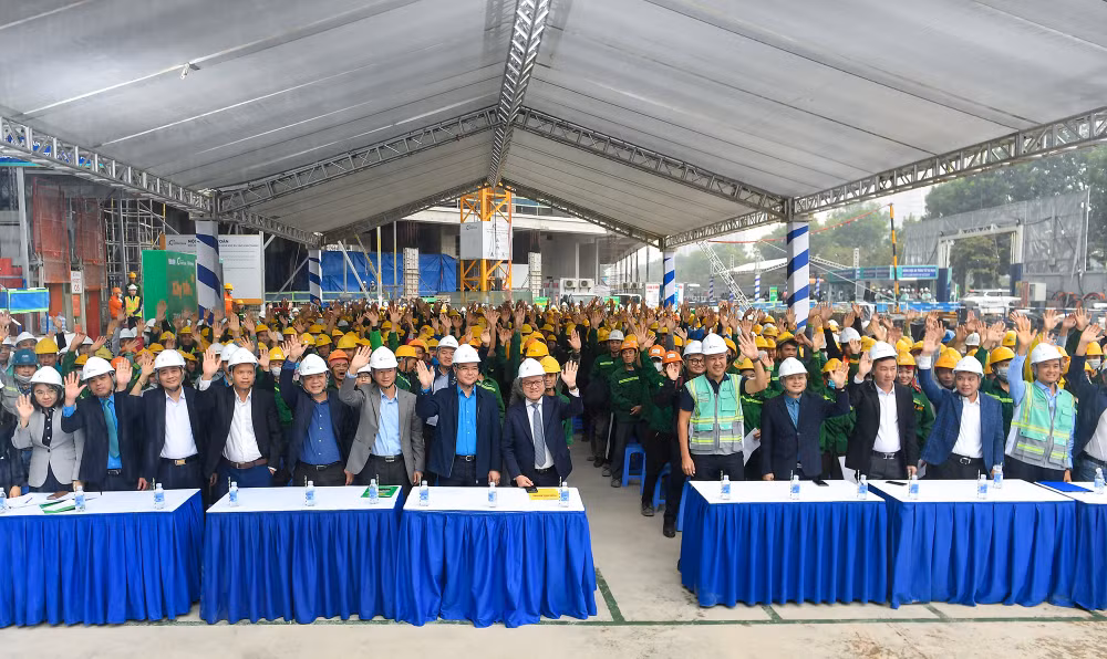 Các đại biểu tham dự chương trình.